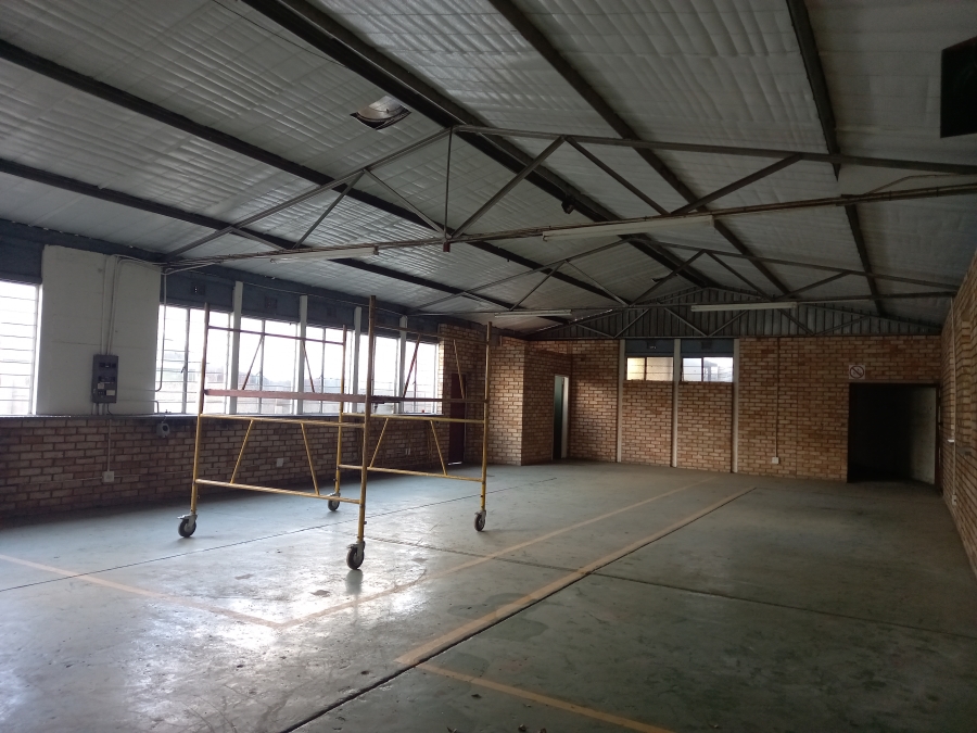To Let commercial Property for Rent in Oos Einde North West